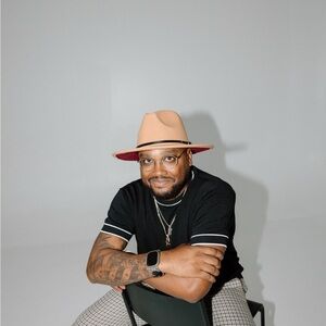 Meet your Posher, Clark